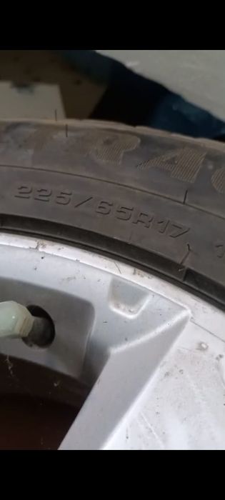 Продам шины с дисками на Subaru outback или Forester