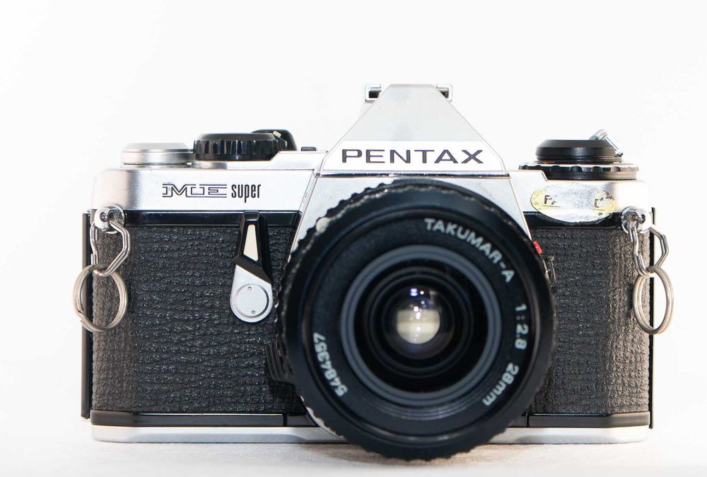 Aparat film Pentax ME Super cu doua obiective 50mm si 28mm