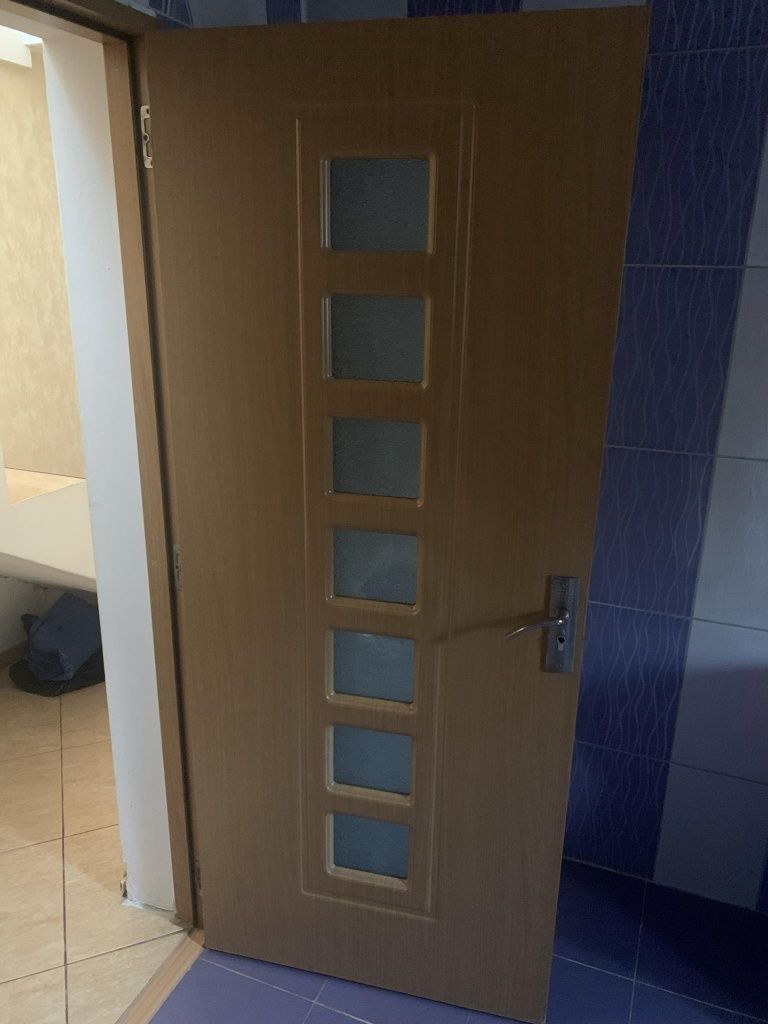 Uși de vânzare în stare bună