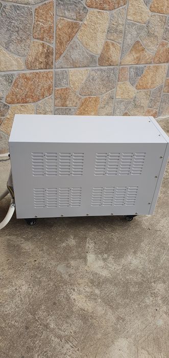 stabilizator  de tensiune trifazic