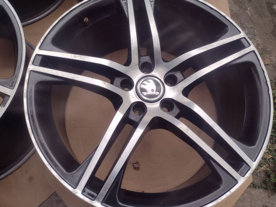 BROCK 19-5x112 ET40 8.5j Шкода Октавия WRS