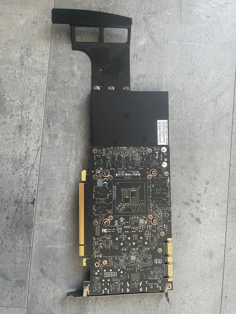 Срочно Продам видеокарту 80тыс nvidia quadro p4000