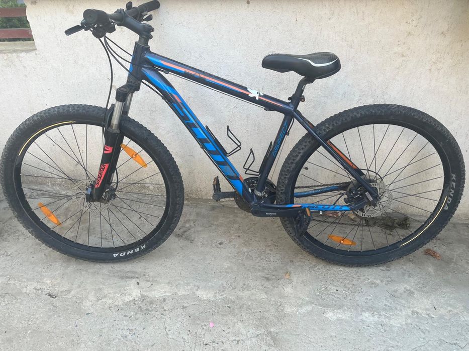 Bicicleta. Diverse mărimi (copii/adulți) – 200-750 lei / Trotinete- 70