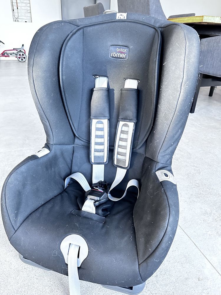 Britax Römer Duo стол за кола