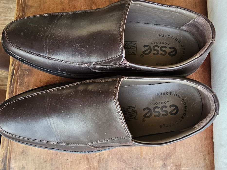 Мужские кожаные туфли 42 размера, фирма ESSE