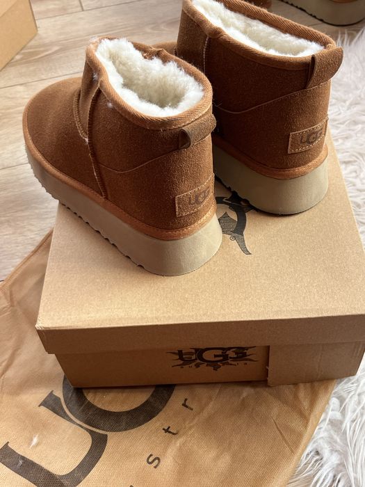 Ghete Noi in cutie si ambalaj