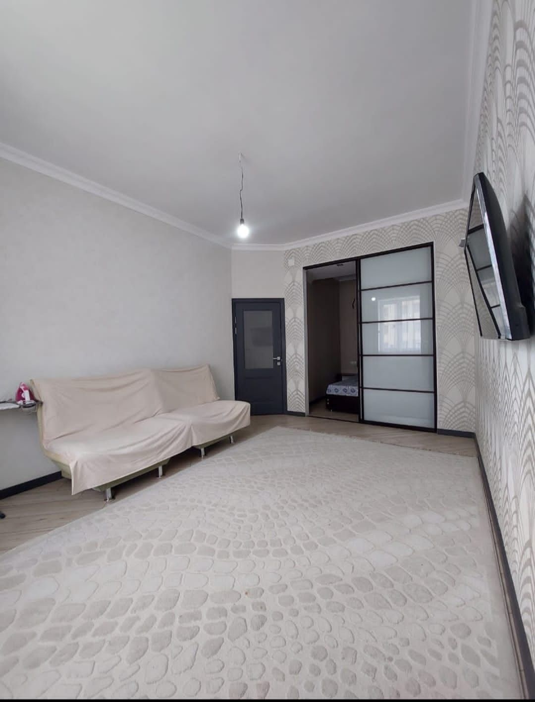 Есть квартира  по чисами и   на  сутки   16 мкр жк Каспий  квартиру