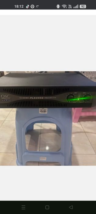 Vând amplificator  Qsc 3002