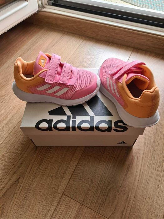 Детски маратонки Adidas Sportswear. Номер 25,5.