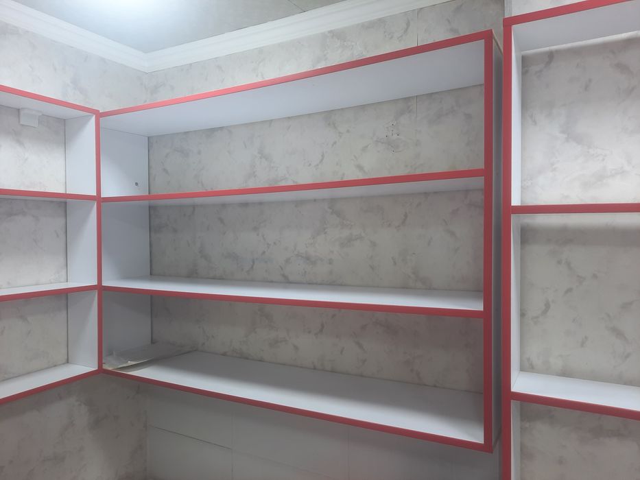 Magazin uchun polkalar, yangiday