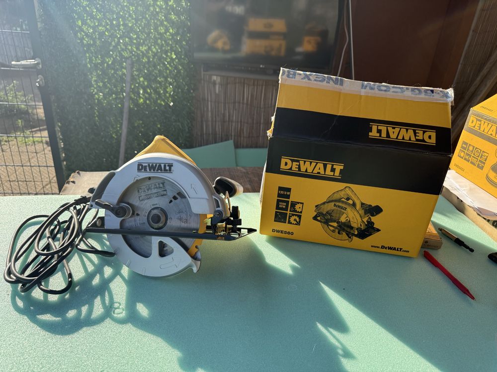 електрически ръчен цирколяр DeWALT DWE560 + водеща шина DeWLT 150см