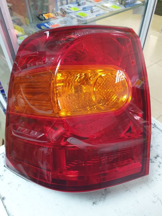 Фонарь задний левый Land Cruiser 200