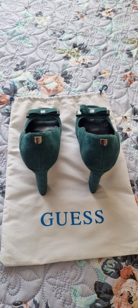 Обувки GUESS Guess