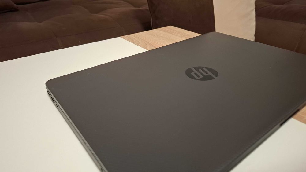 Laptop HP  i7-1255U • 32GB RAM • 512GB SSD • GeForce MX550 2GB  ca nou