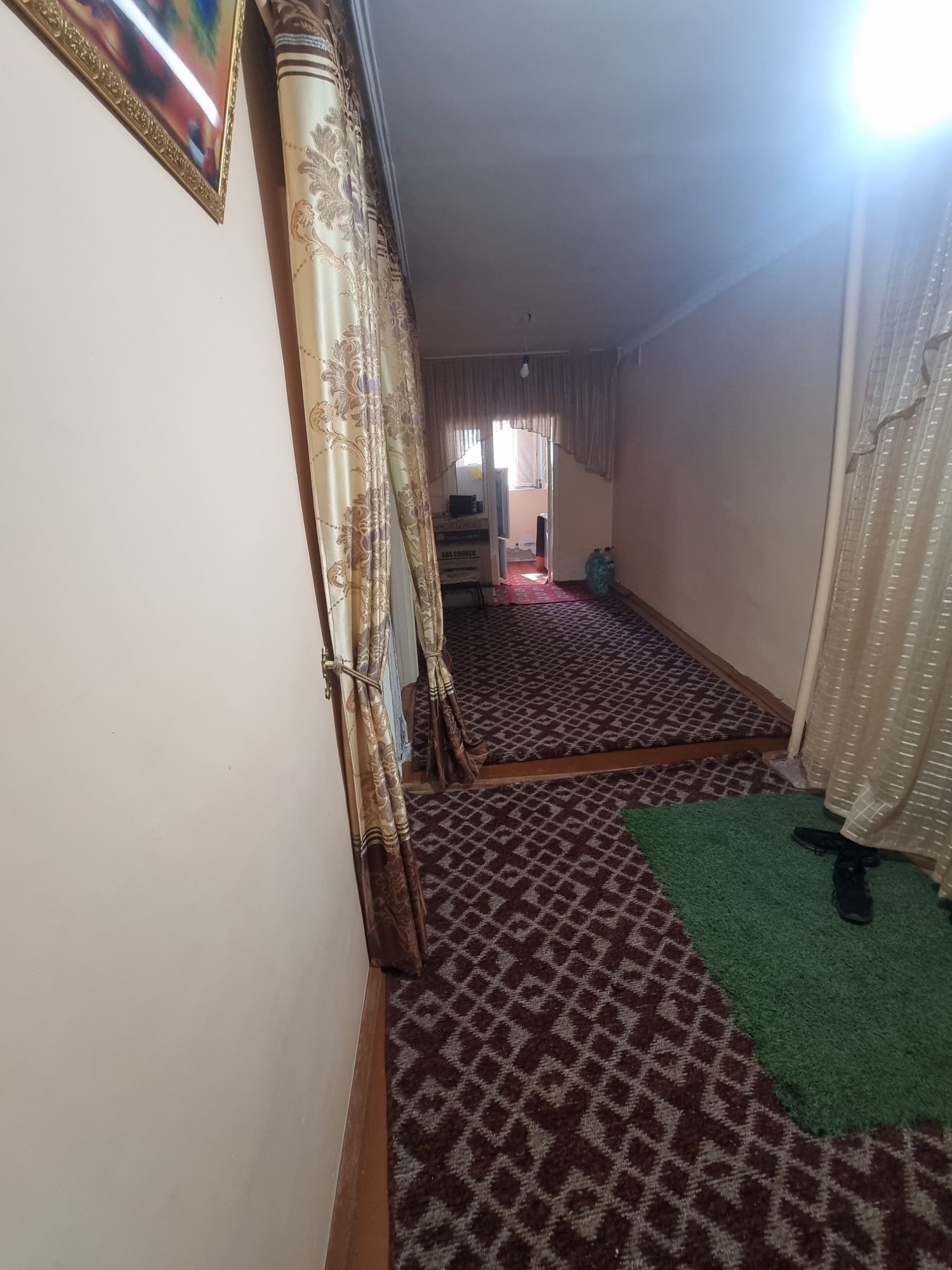1 каватда жойлашган 2 хонали квартиро сотилади