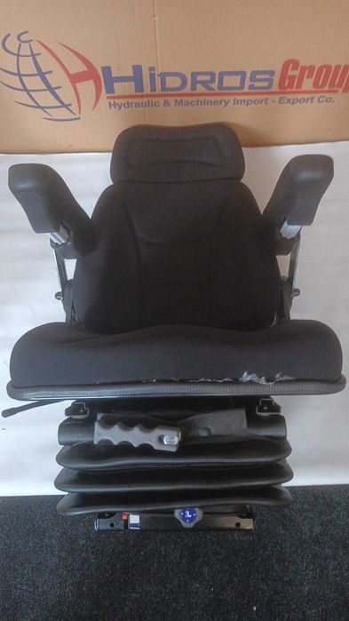 Scaun tractor cu suspensie mecanica din material textil