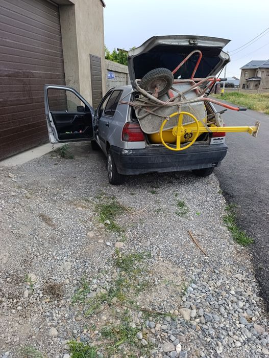 Заливаем стяжки. Строительная бригада..