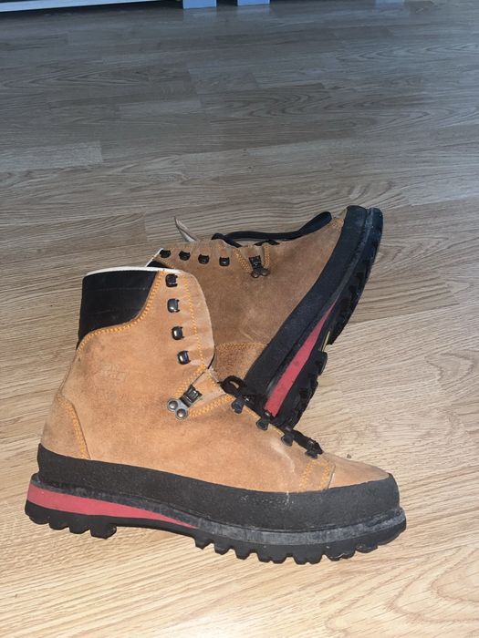 Туристически обувки на марката Hanwag