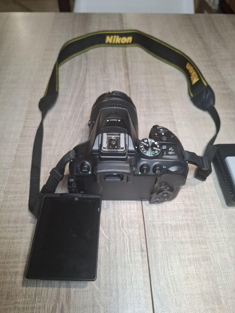 Nikon D5300 с два обектива