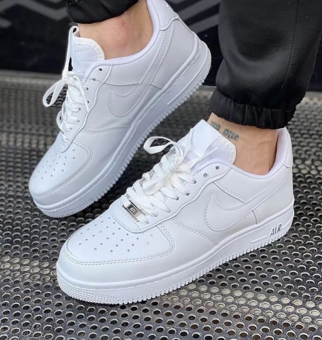 Nike Air Force бял