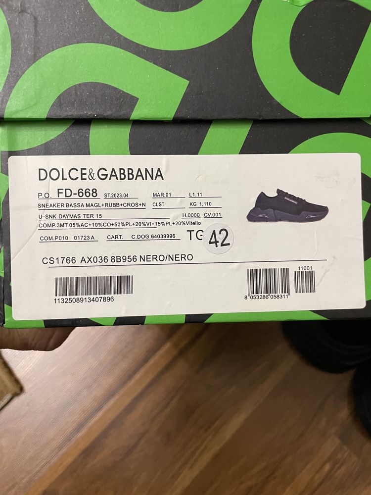 Продам кроссовки Dolce & Gabbana.