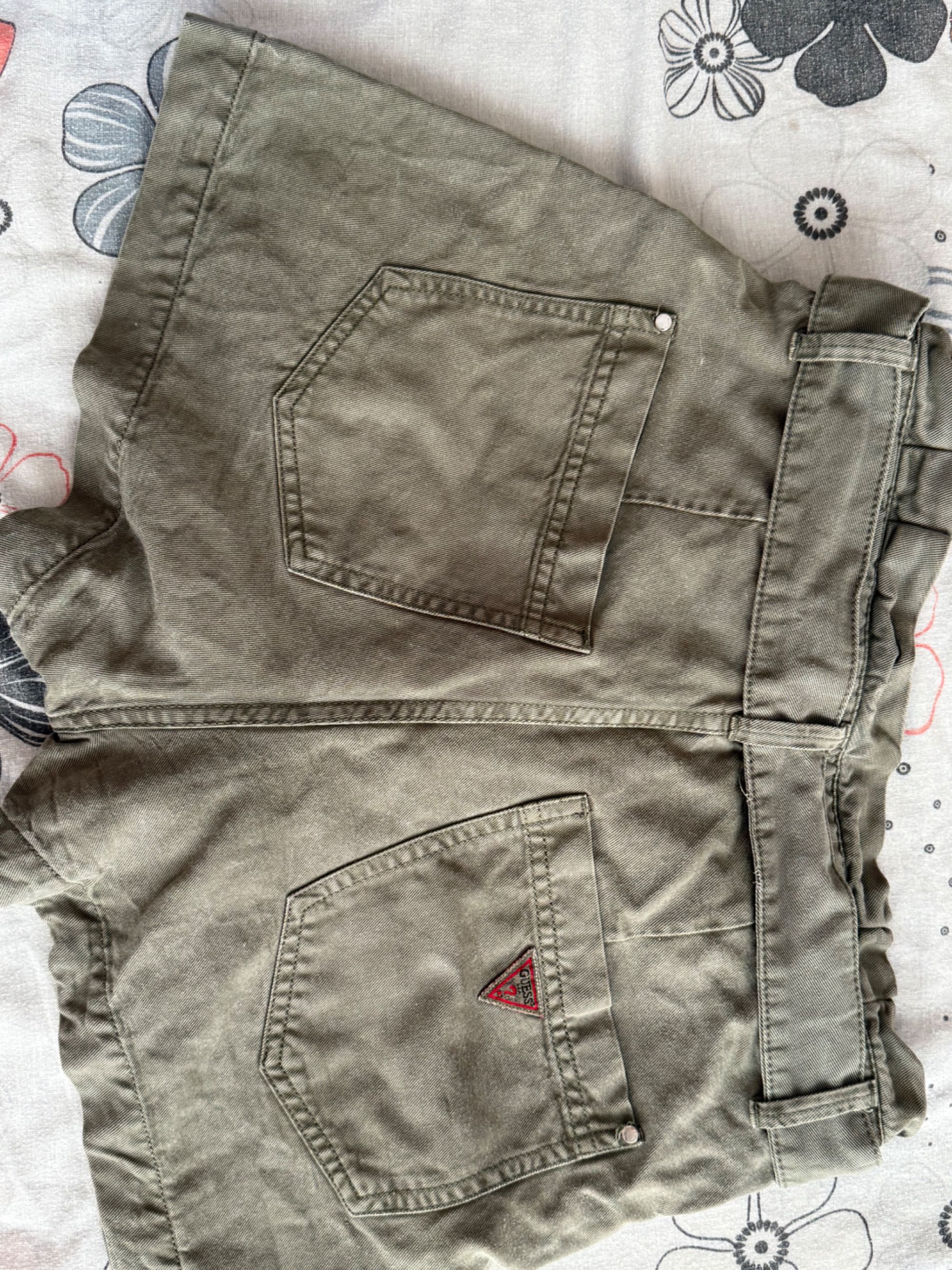 Къси панталонки GUESS