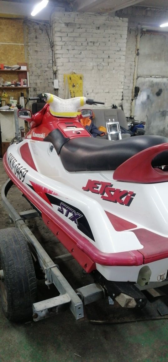 Продам гидроцикл Kawasaki jet ski 750 stx