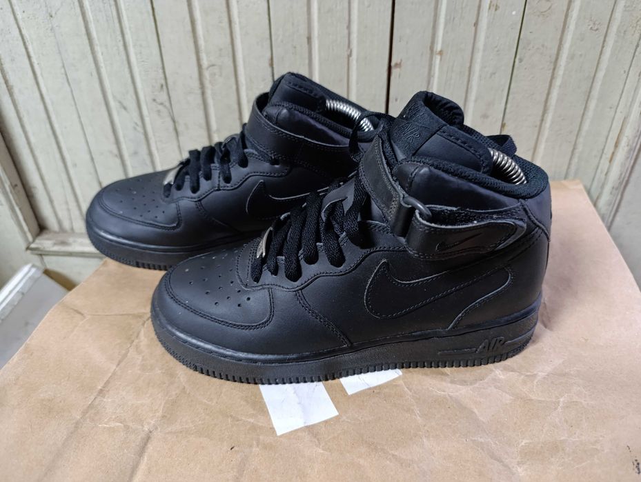 ''Nike Air Force 1 Mid Black''оригинални маратонки 38.5 номер