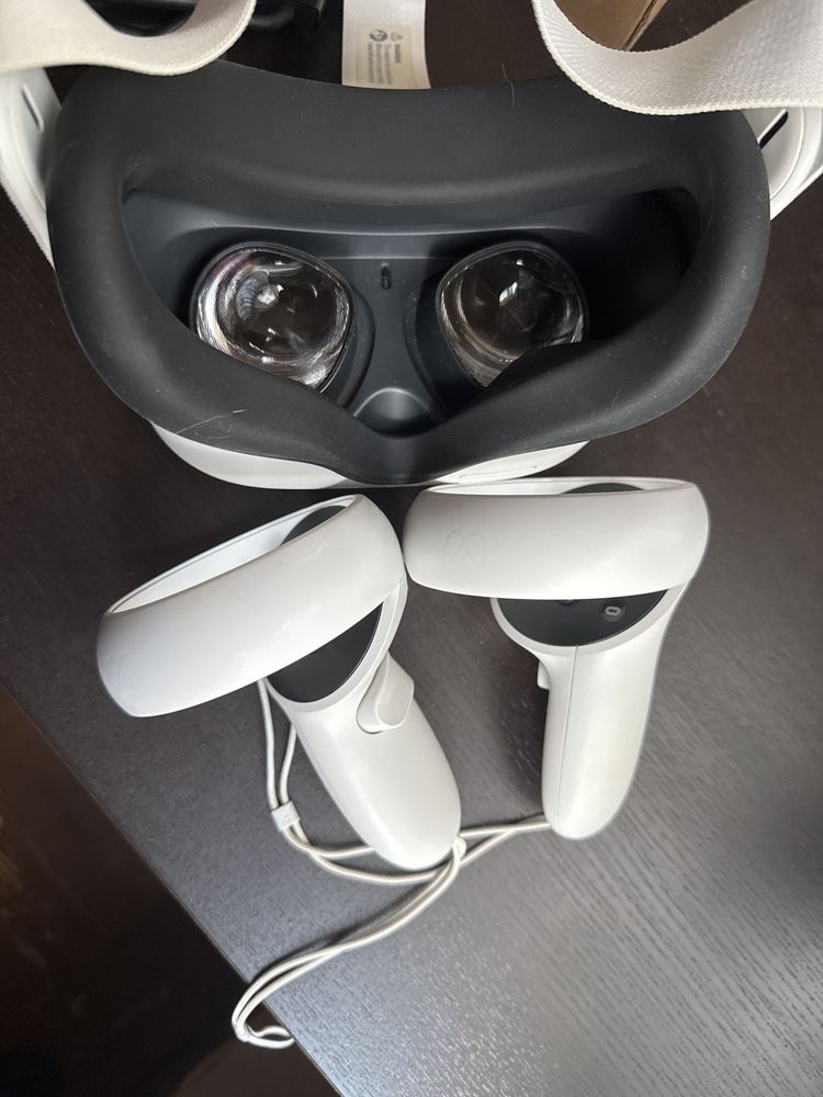 Oculus quest 2 256 GB със Oculus link cable
