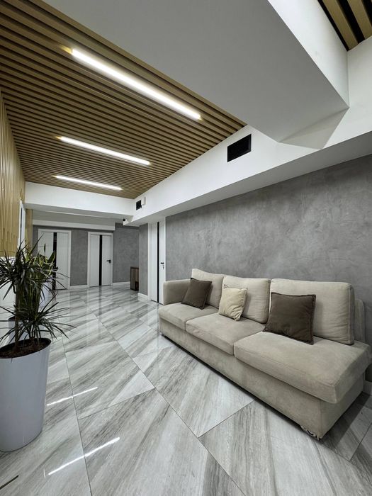 Нежилое помещение на Ц-4 215квм под новостройкой