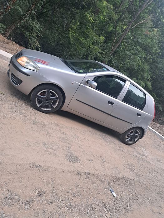 Vând fiat punto 1 9 diesel JTD 30 milioane fixin stare de funcționare