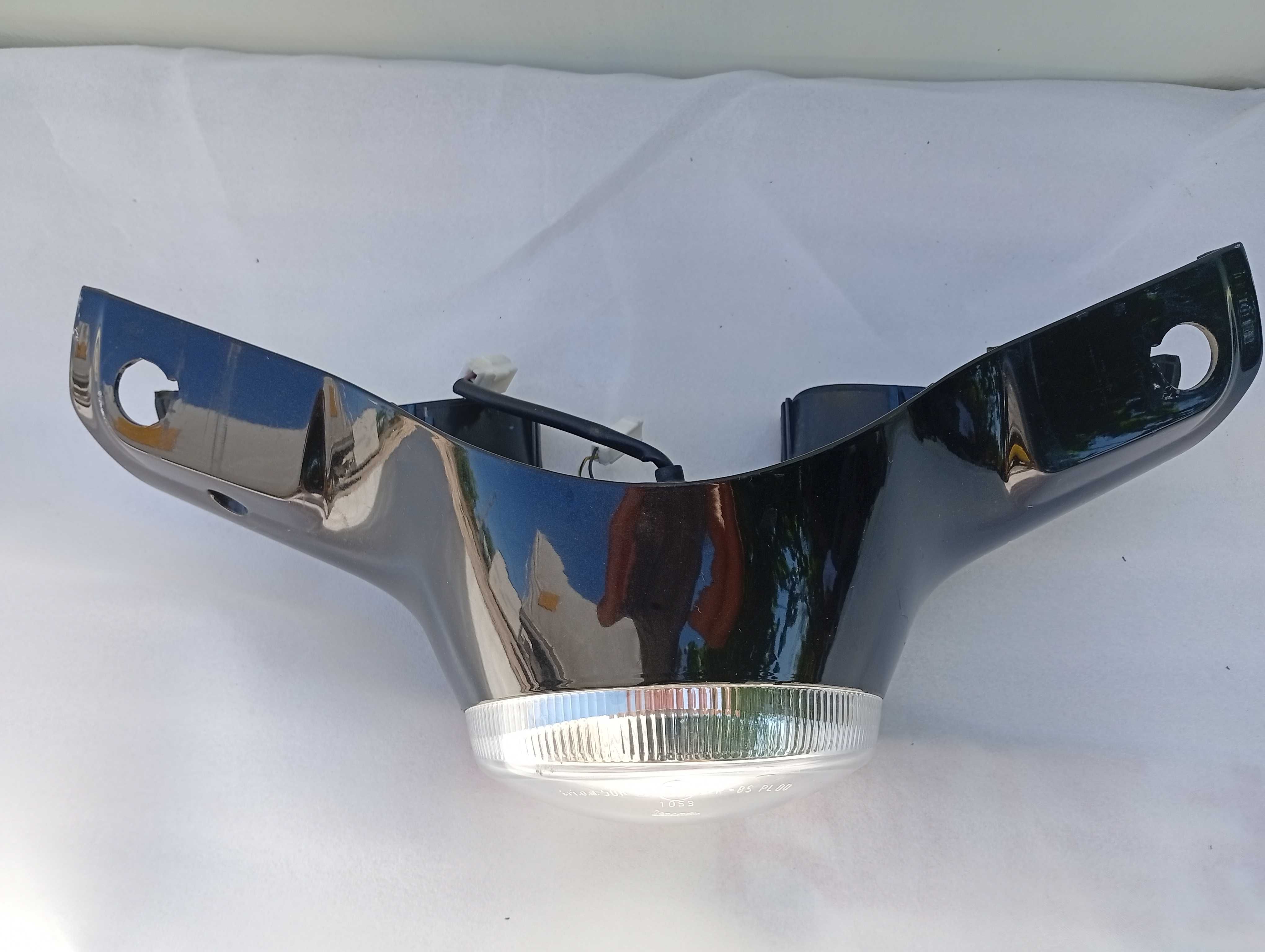 622189 Piaggio Vespa LX50 / C38 фар