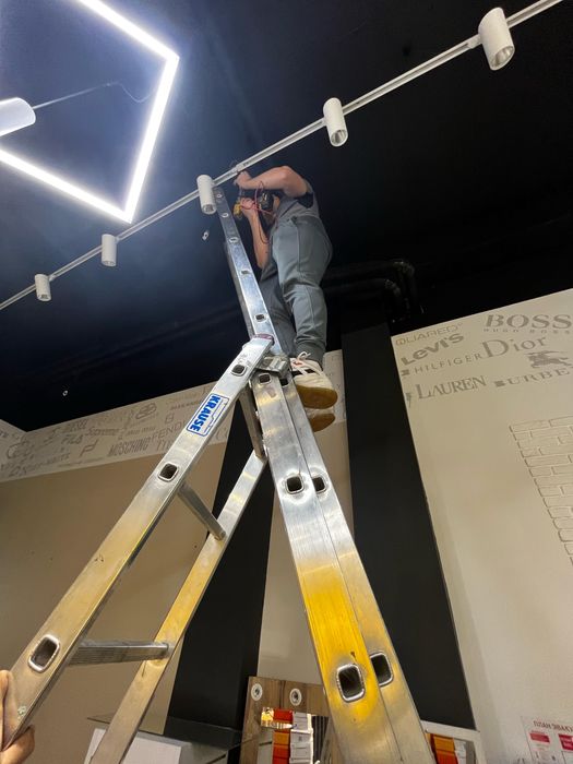 Услуги электрика . Электрик