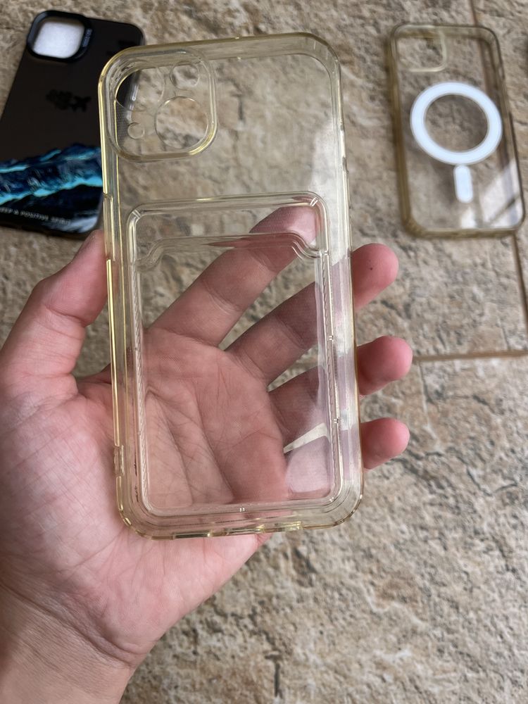 Калъфи за iphone 13