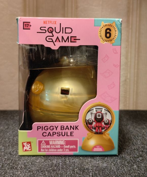 Figurina Front Man surpriza Squid Game Piggy Bank Capsule