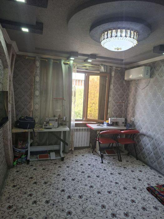 Фрунзе массив киуф ропарасида квартира сотилади