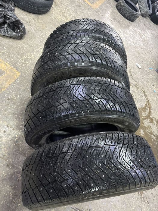 Продам шины зимние 18