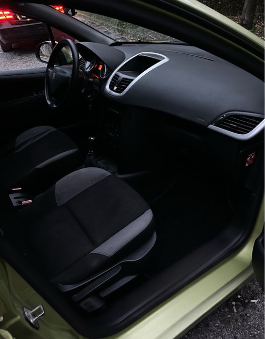 Peugeot 207 Бензин/Газ