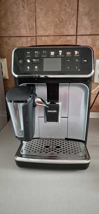 Vând expresor cafea Philips seria 5400 LatteGo