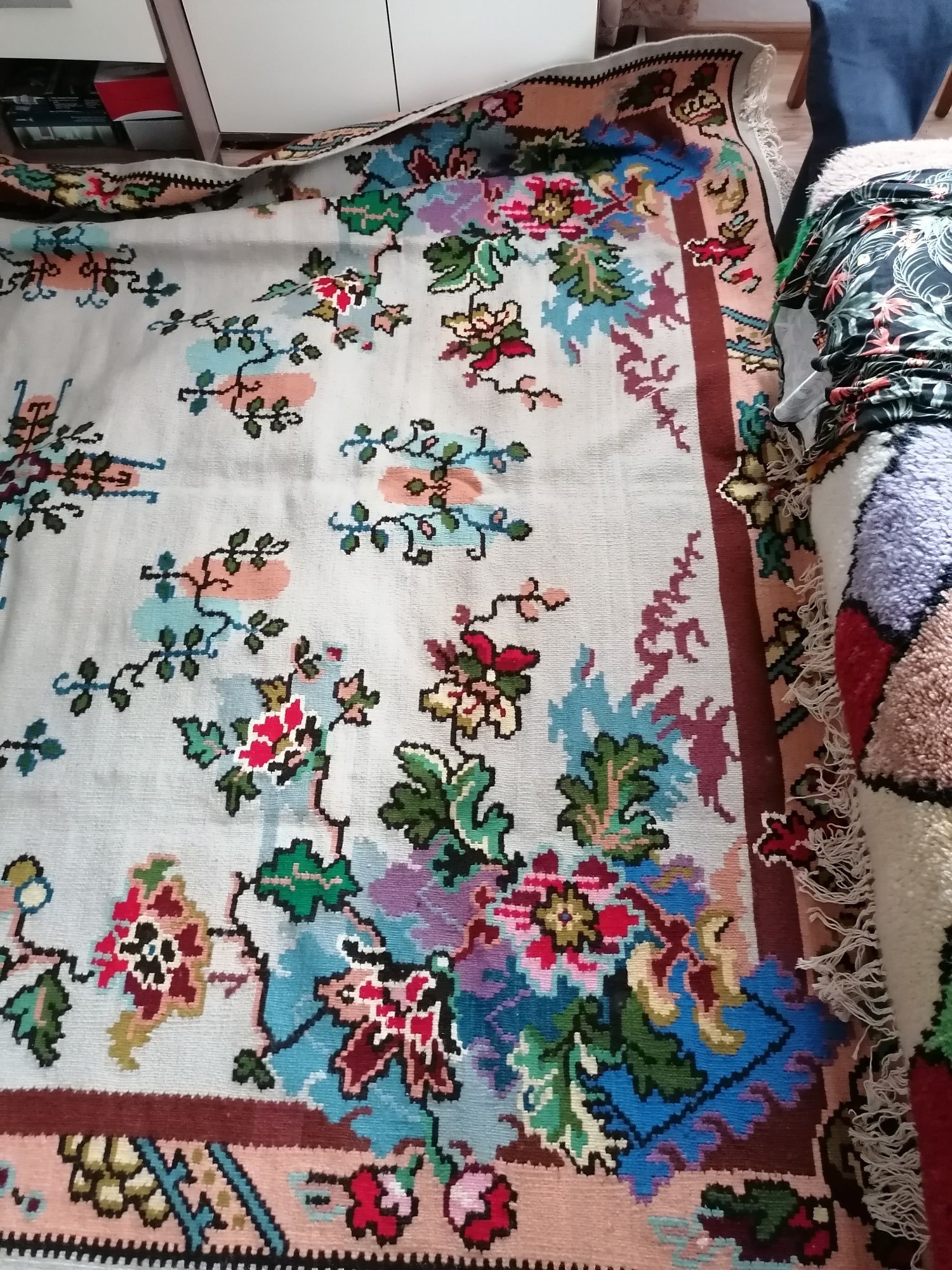Котленски килим Розите