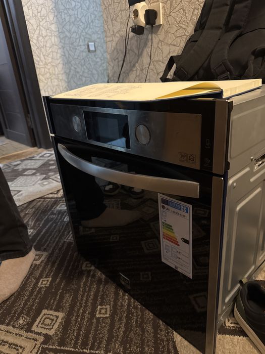 Отдам духовку LG НЕ РАБОЧАЯ ! Не работает сенсор