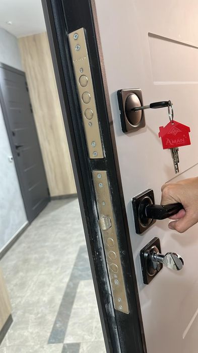 Замена сердцевины ремонт замков и ручек. Вскрытие дверей и автомобиля.