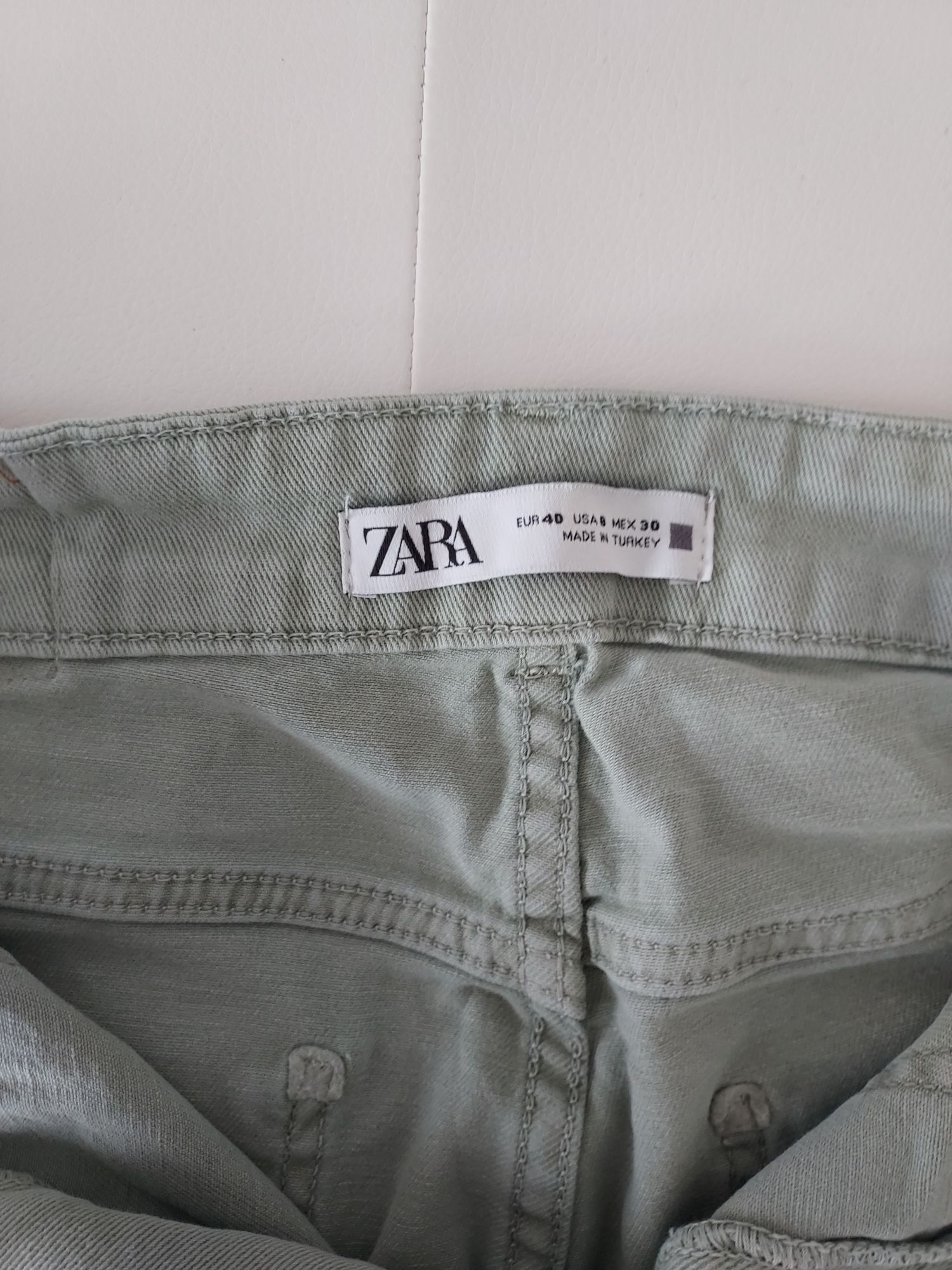 vând pantaloni Cargo dama,model nou de la Zara,marimea 40,noi,produs d