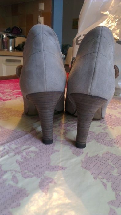 Дамски велурени обувки Noa Noa модел Sarita, с висок ток