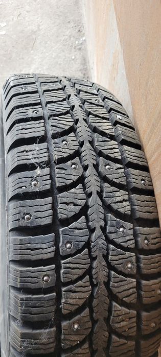 Продам пару зимних шин