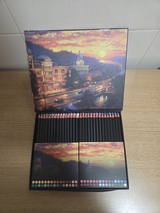 комплект от 60 цветни молива на марката Craft Sensations