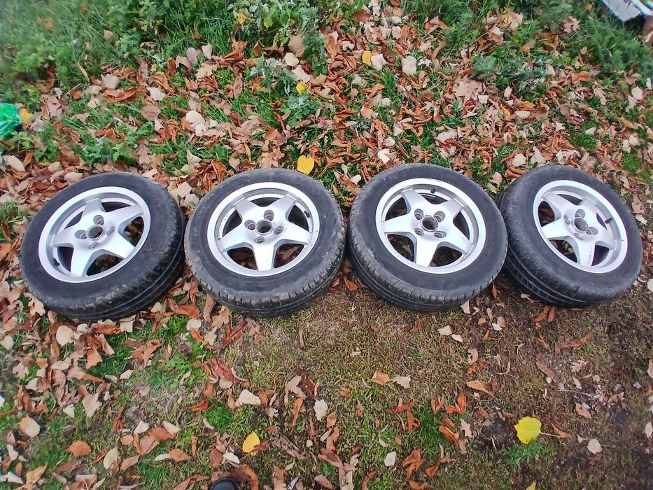 Продавам комплект алуминиеви джанти с летни гуми