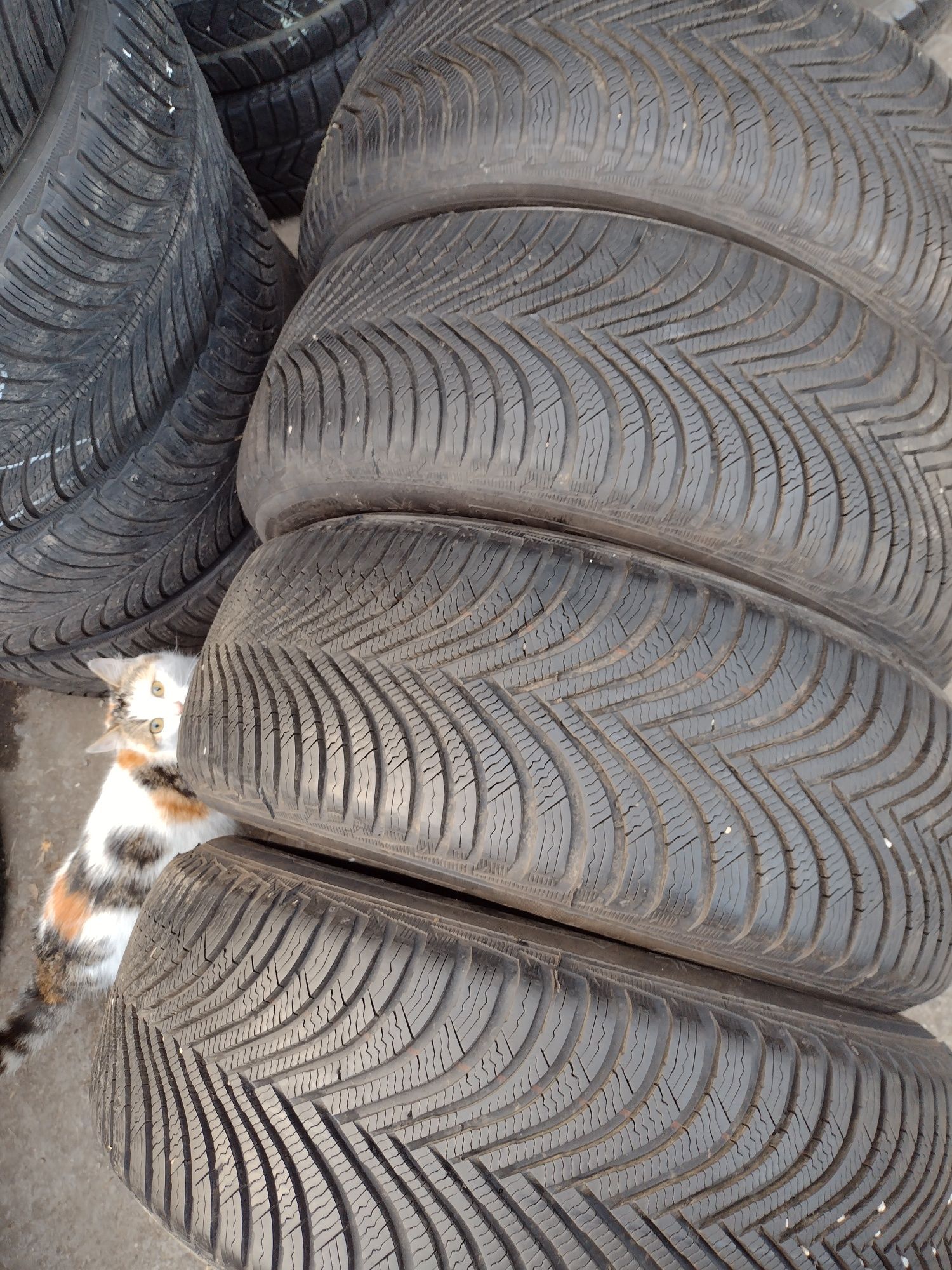 Почти нови 4бр.225/55/17 Michelin PA5 dot3417