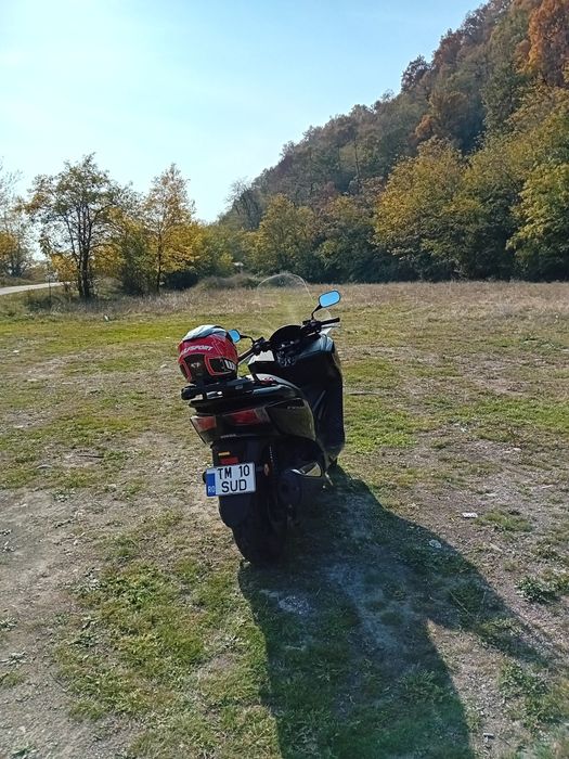 Vând Honda Forza NSS300