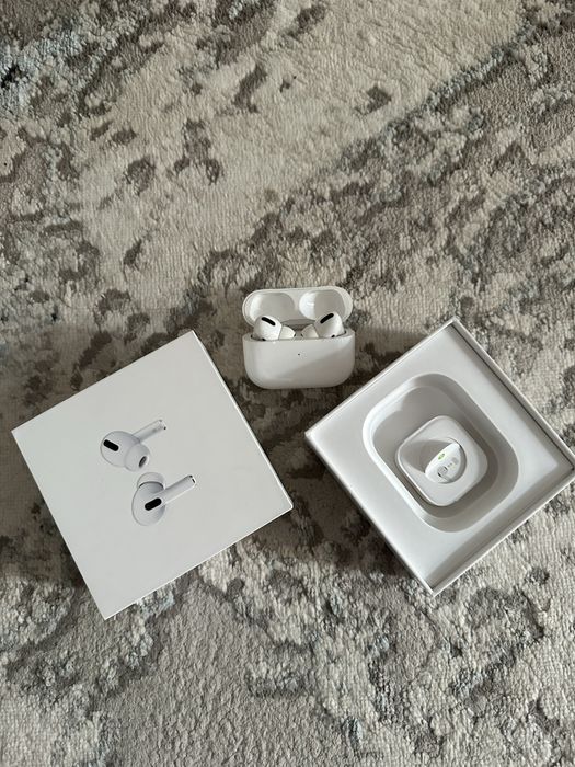 Продам Беспроводные наушники Apple AirPods Pro